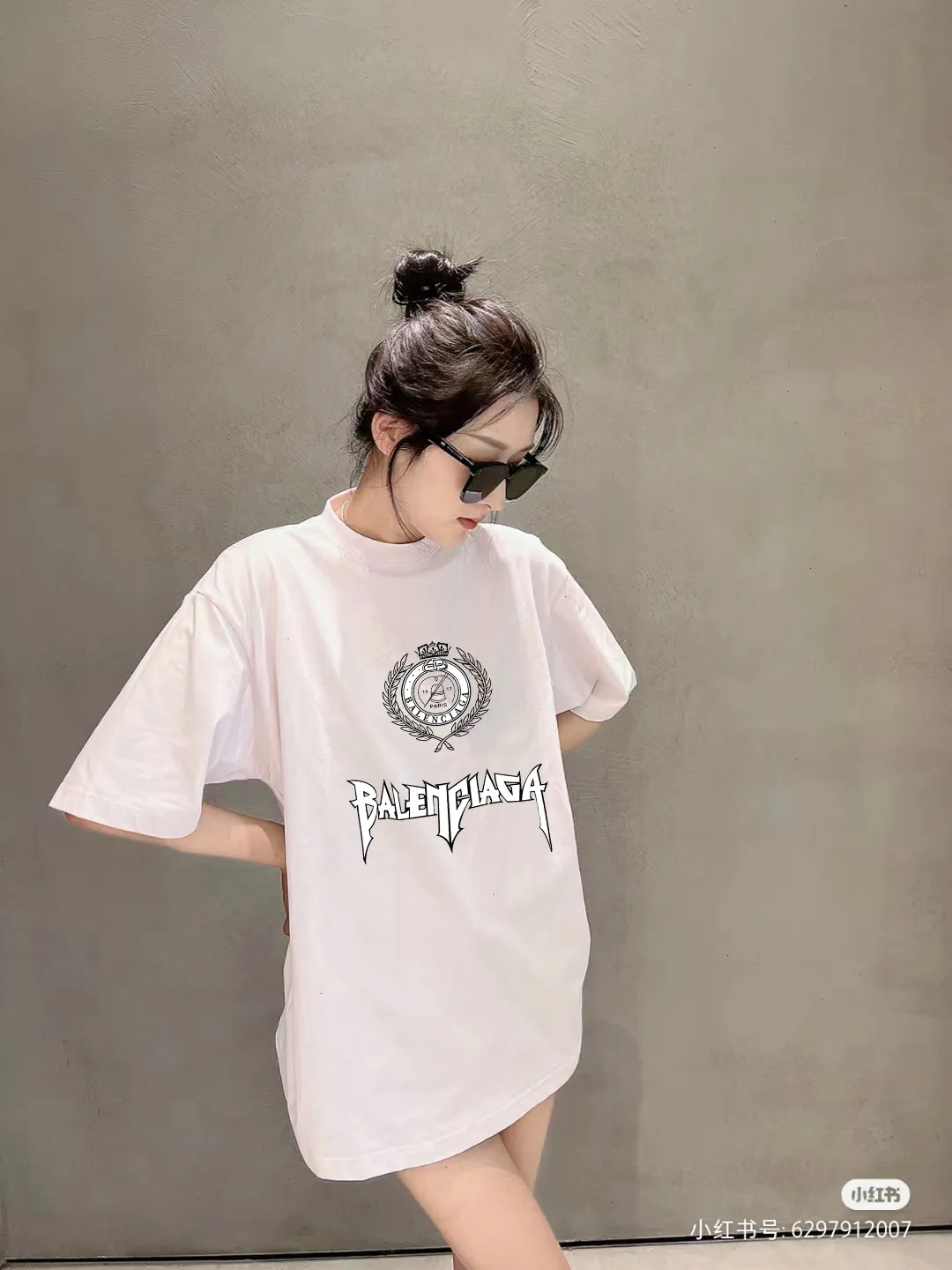 P80✨🔥 BALENCIAGA Paris lettering printed short-sleeved T-shirt, custom-woven and dyed 280g combed cotton heavyweight fabric, zero color difference in thread, perfect details, different from the current version on the market, welcome to compare, Same Style for men and women, must-sell in the picture above Color: White Black Size: 1 2 3 4